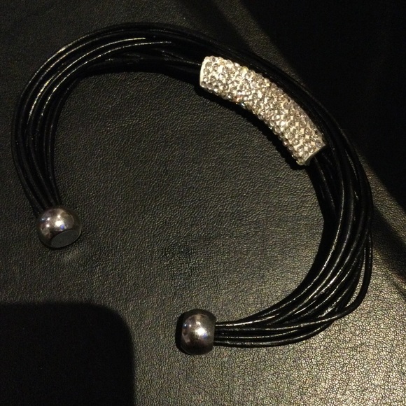 Black Leather Bracelet with Swarovski Crystals - Picture 5 of 7
